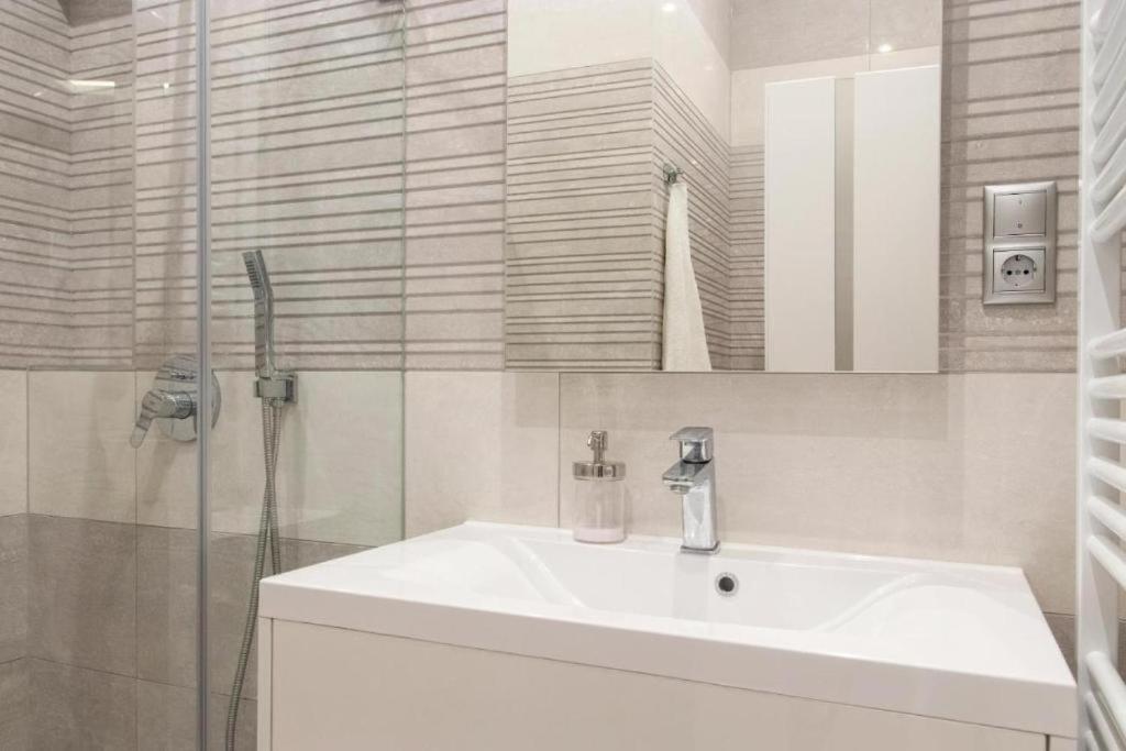 Revay 20 Suites By Corall Budapest Exterior photo