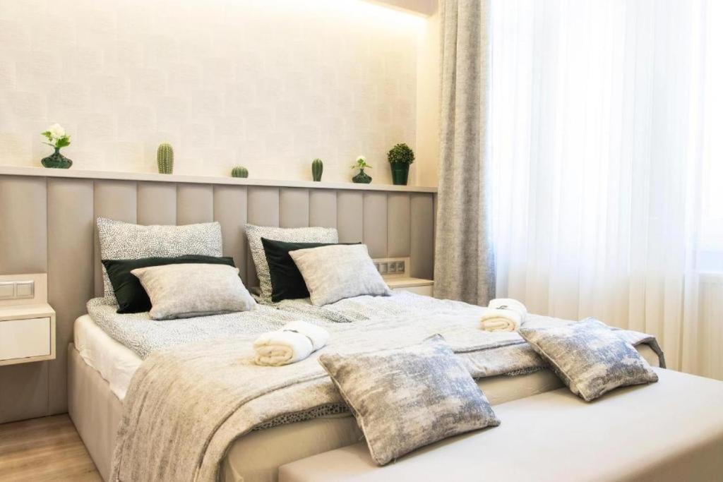 Revay 20 Suites By Corall Budapest Exterior photo