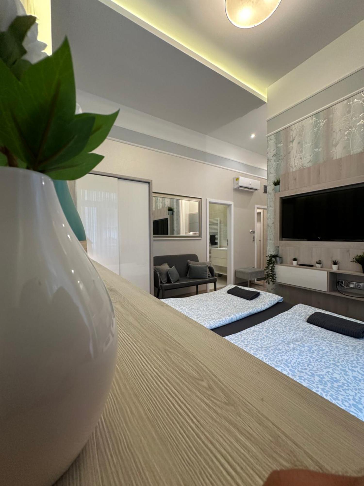 Revay 20 Suites By Corall Budapest Exterior photo